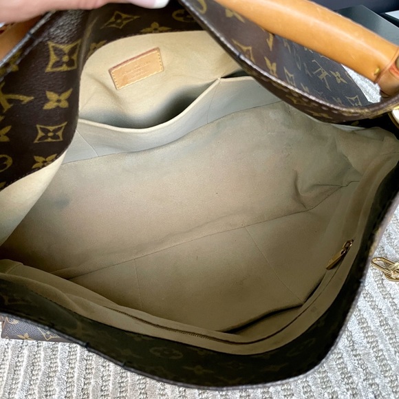 Louis Vuitton Artsy Discontinued Large Bag - Picture 9 of 15